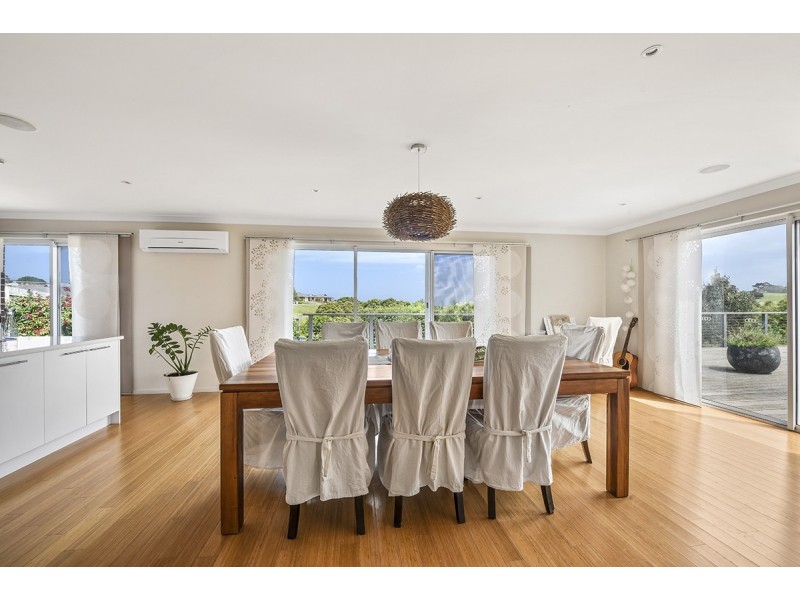 34 Norman Court, Lakes Entrance VIC 3909