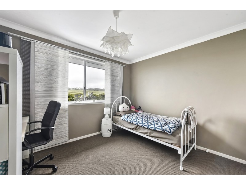 34 Norman Court, Lakes Entrance VIC 3909