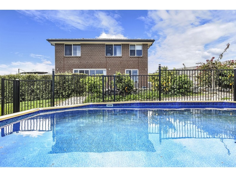 34 Norman Court, Lakes Entrance VIC 3909