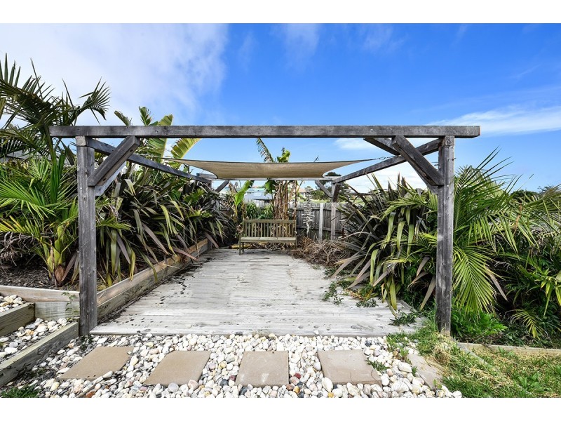 34 Norman Court, Lakes Entrance VIC 3909