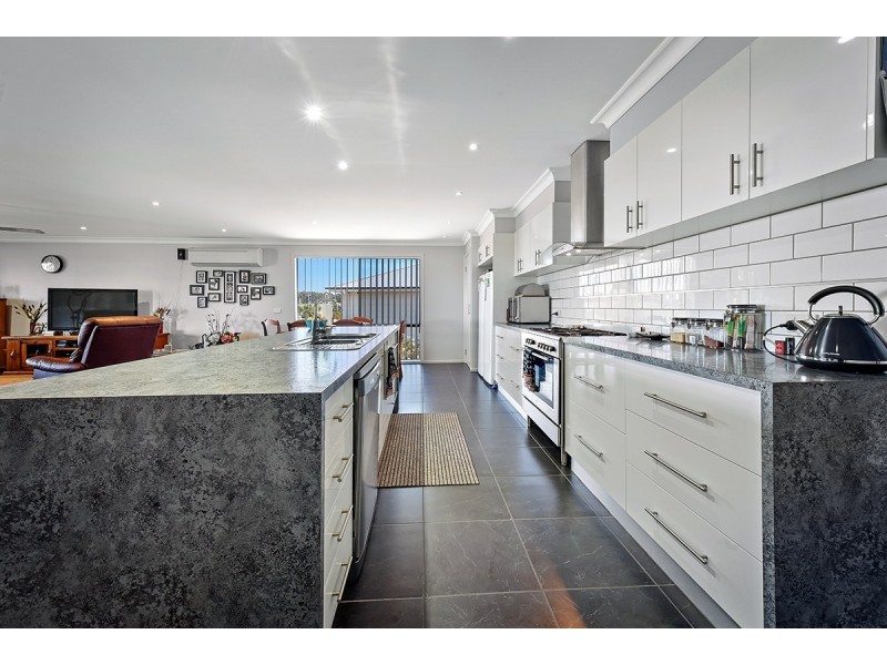 7 Tower Hill Court, Kalimna VIC 3909