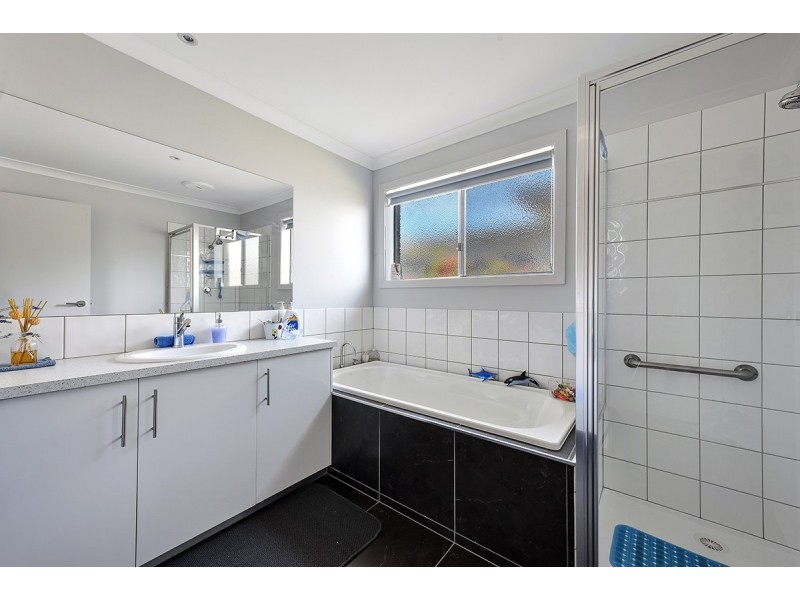 7 Tower Hill Court, Kalimna VIC 3909