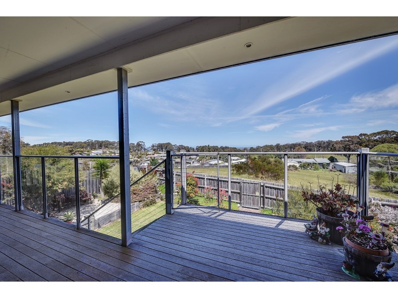 7 Tower Hill Court, Kalimna VIC 3909