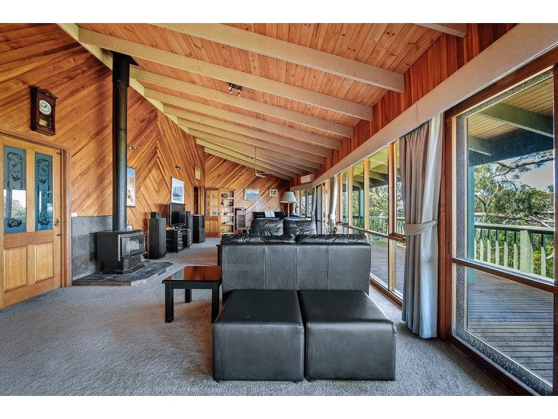 84 Gold Ring Road, Lakes Entrance VIC 3909