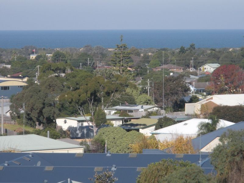 4 Highland Court, Lakes Entrance VIC 3909