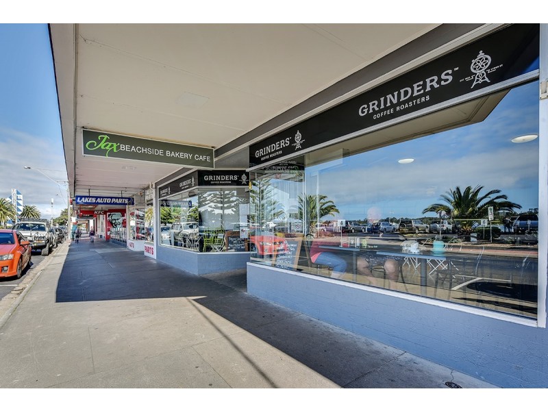 307 Esplanade, Lakes Entrance VIC 3909