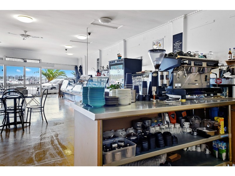 307 Esplanade, Lakes Entrance VIC 3909