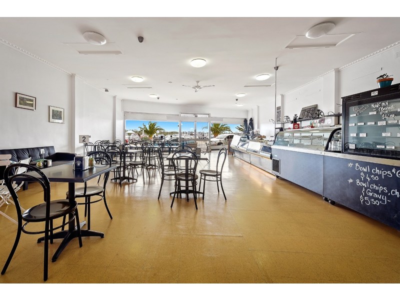 307 Esplanade, Lakes Entrance VIC 3909