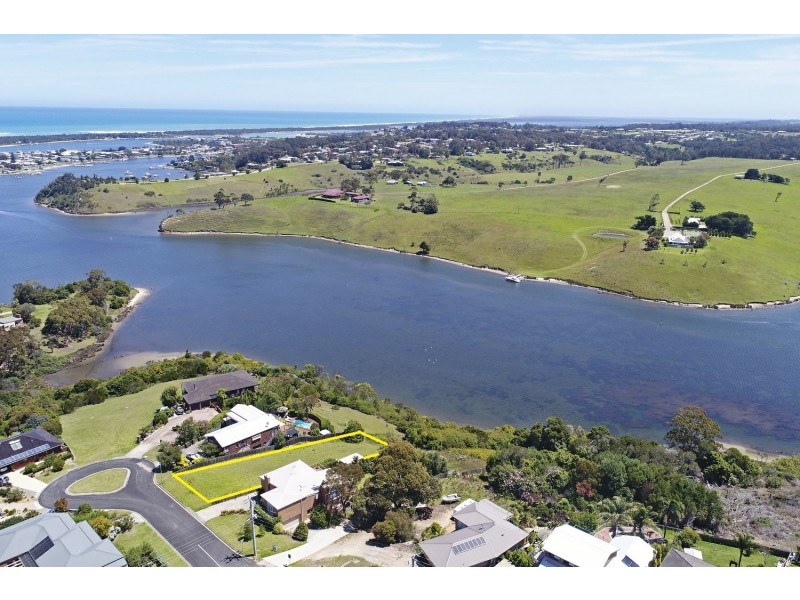 4 Bass Close, Lakes Entrance VIC 3909