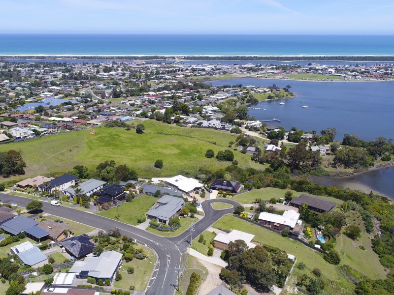 4 Bass Close, Lakes Entrance VIC 3909