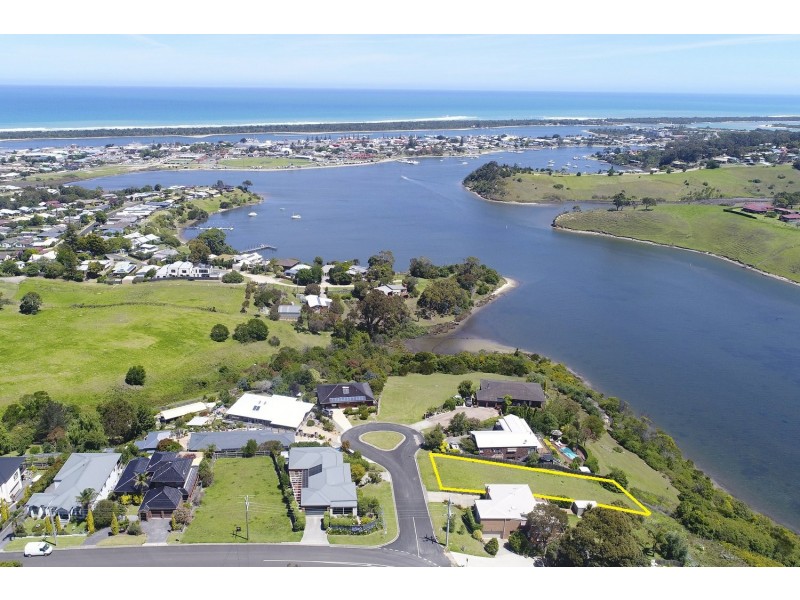 4 Bass Close, Lakes Entrance VIC 3909
