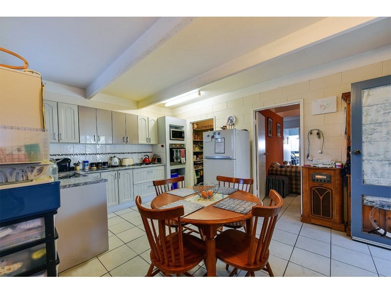 2 Cunningham Street, Lakes Entrance VIC 3909