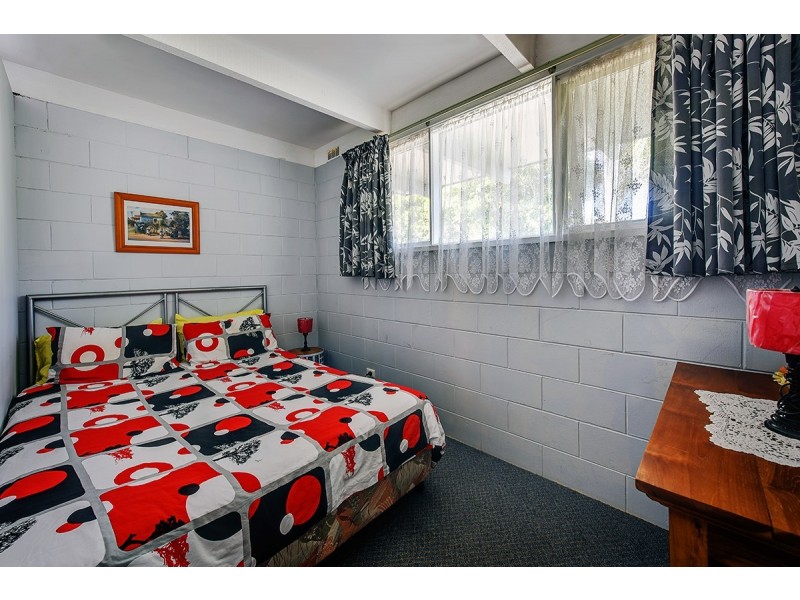 2 Cunningham Street, Lakes Entrance VIC 3909