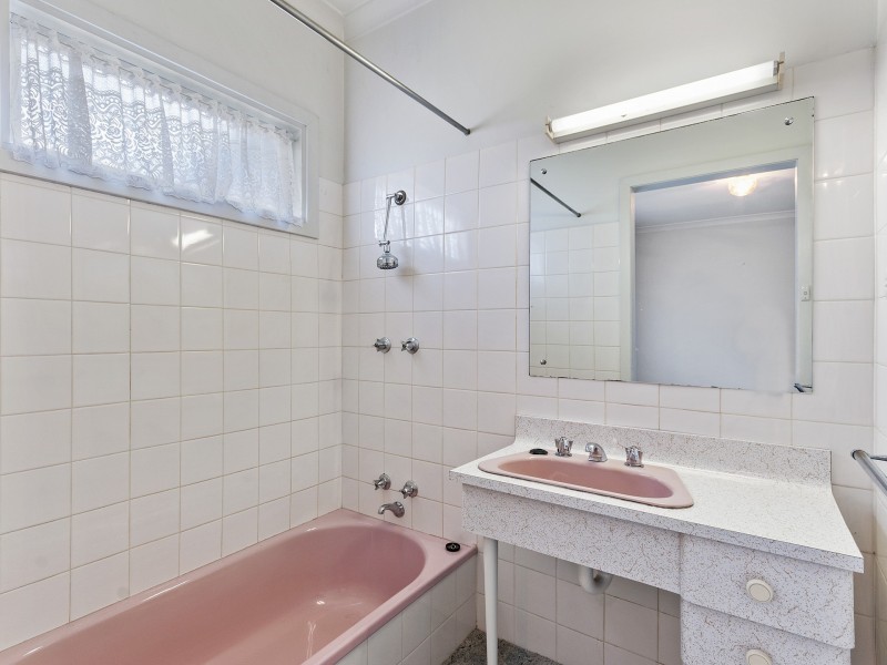 16 Lambert Street, Lakes Entrance VIC 3909