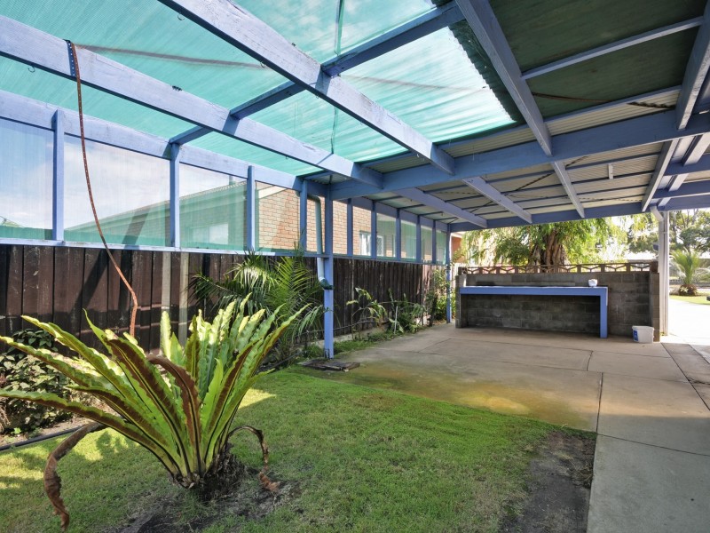 16 Lambert Street, Lakes Entrance VIC 3909