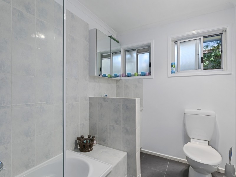 24 Point Road, Kalimna VIC 3909