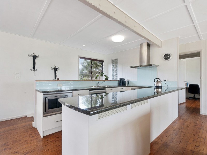 8 Sandbar Drive, Lakes Entrance VIC 3909
