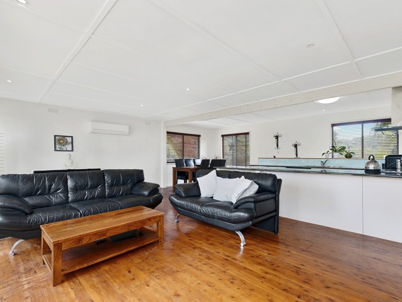 8 Sandbar Drive, Lakes Entrance VIC 3909