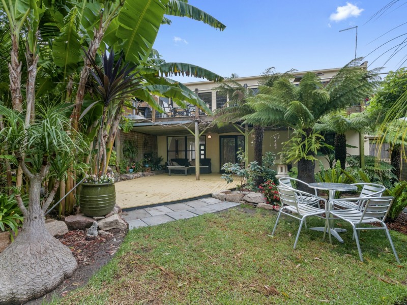 8 Sandbar Drive, Lakes Entrance VIC 3909