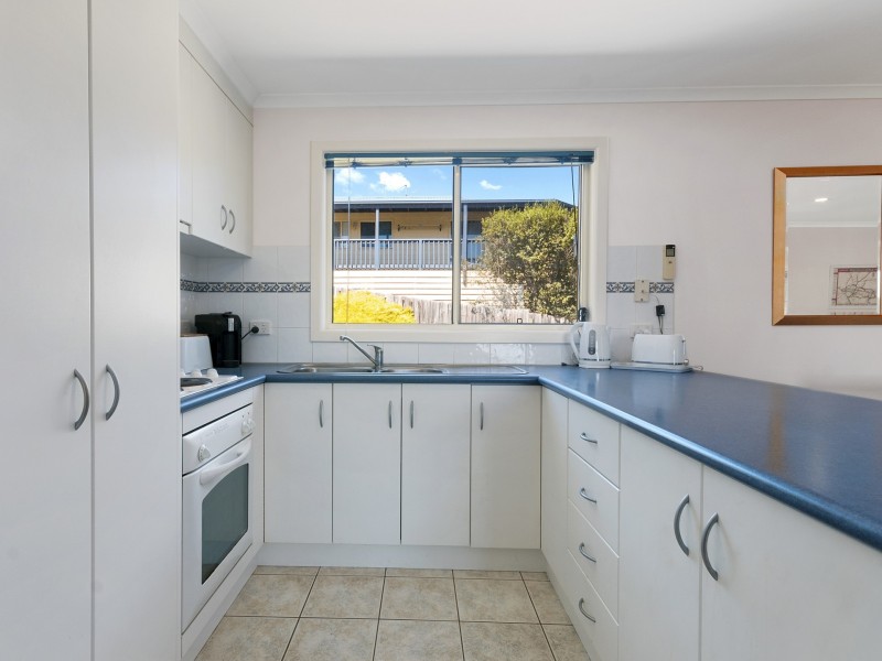 31 Uplands Avenue, Lakes Entrance VIC 3909