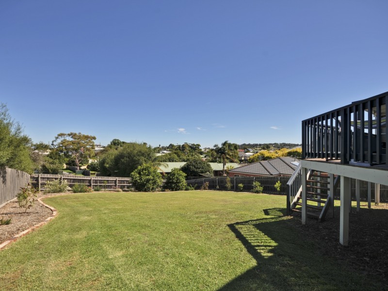 31 Uplands Avenue, Lakes Entrance VIC 3909