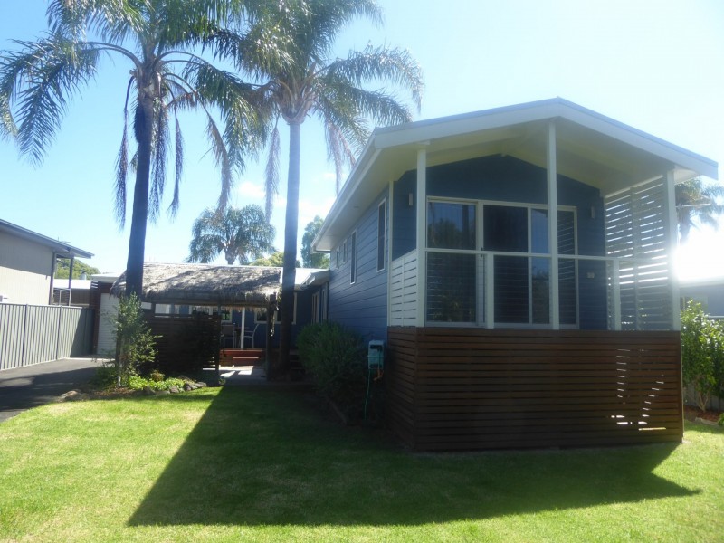 3 Merrangbaur Street, Lakes Entrance VIC 3909