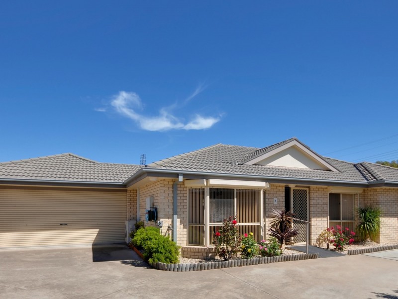 4/16 Roadknight Street, Lakes Entrance VIC 3909