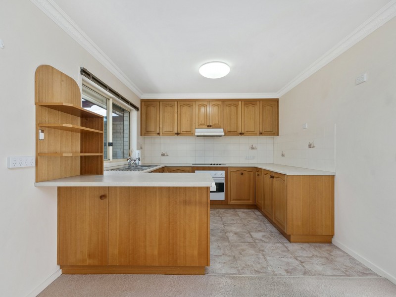 4/16 Roadknight Street, Lakes Entrance VIC 3909