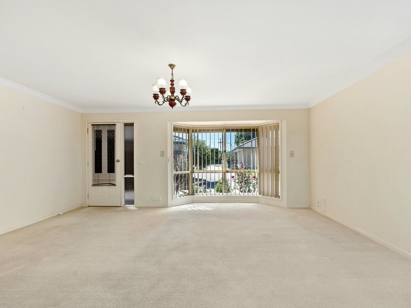 4/16 Roadknight Street, Lakes Entrance VIC 3909