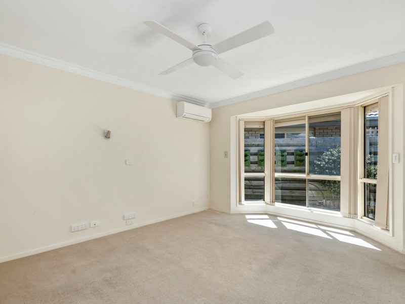 4/16 Roadknight Street, Lakes Entrance VIC 3909