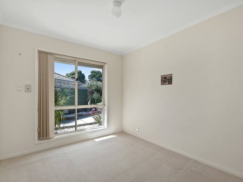 4/16 Roadknight Street, Lakes Entrance VIC 3909