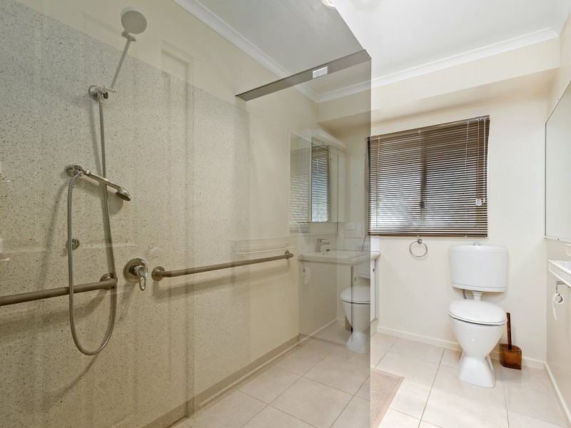 4/16 Roadknight Street, Lakes Entrance VIC 3909