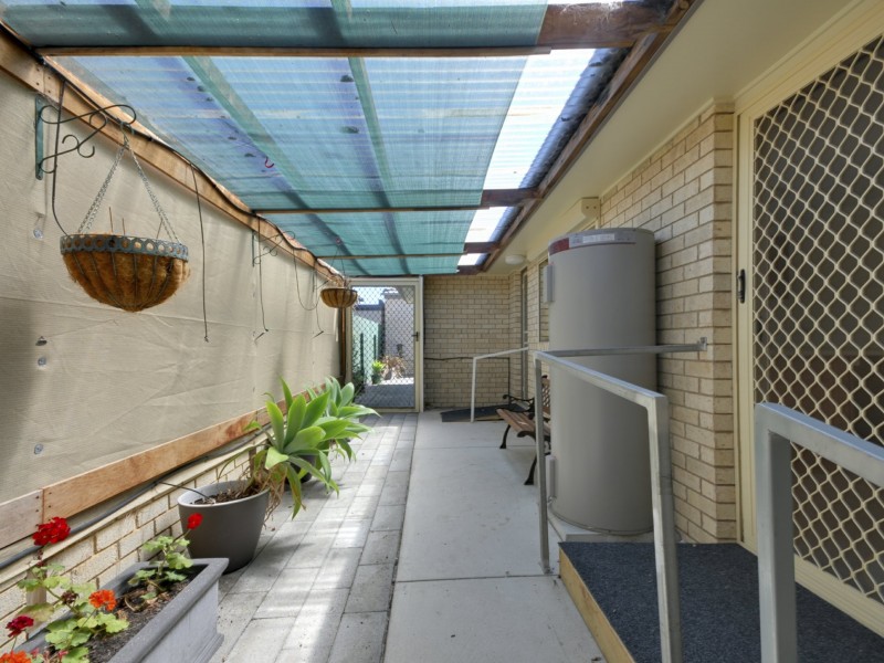 4/16 Roadknight Street, Lakes Entrance VIC 3909