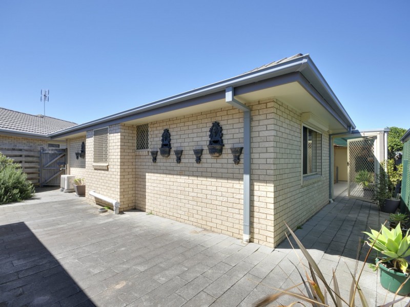 4/16 Roadknight Street, Lakes Entrance VIC 3909