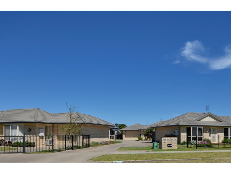 4/16 Roadknight Street, Lakes Entrance VIC 3909