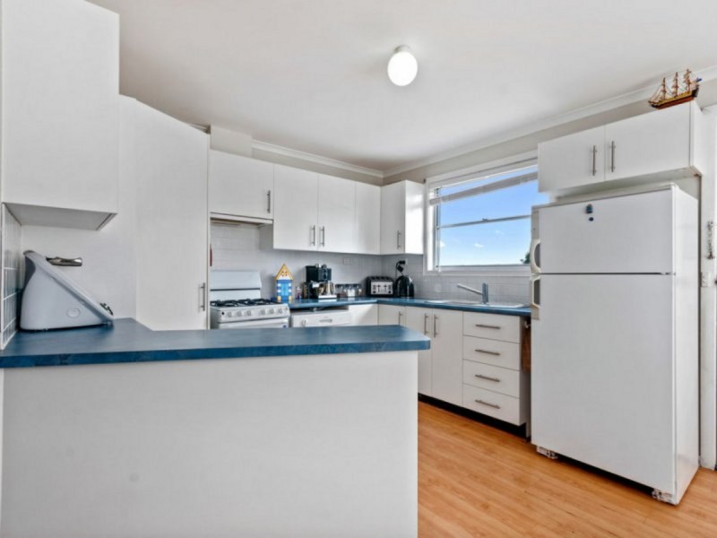 53 Ocean View Parade, Lakes Entrance VIC 3909