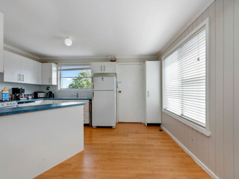 53 Ocean View Parade, Lakes Entrance VIC 3909