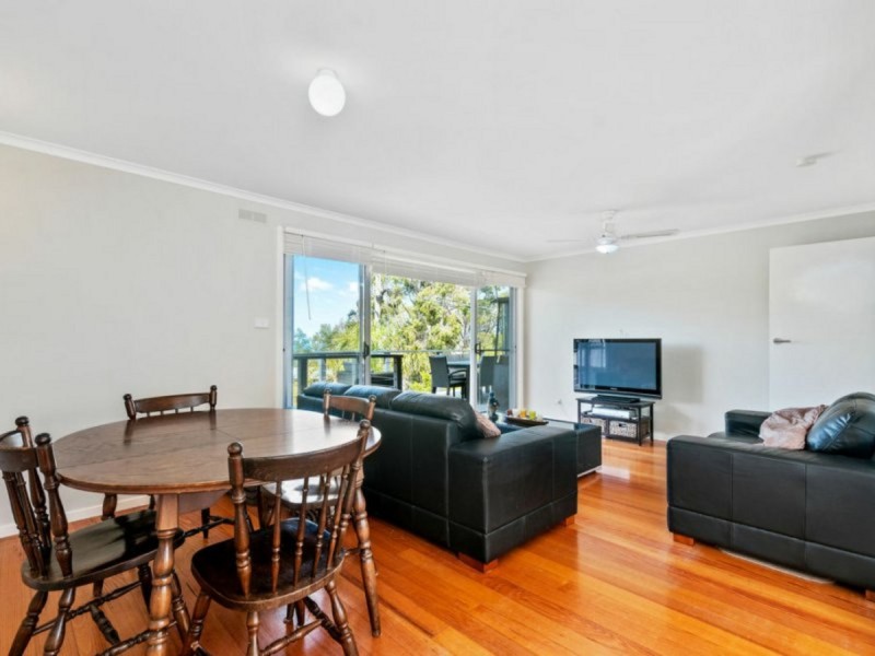 53 Ocean View Parade, Lakes Entrance VIC 3909