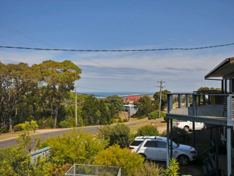 53 Ocean View Parade, Lakes Entrance VIC 3909