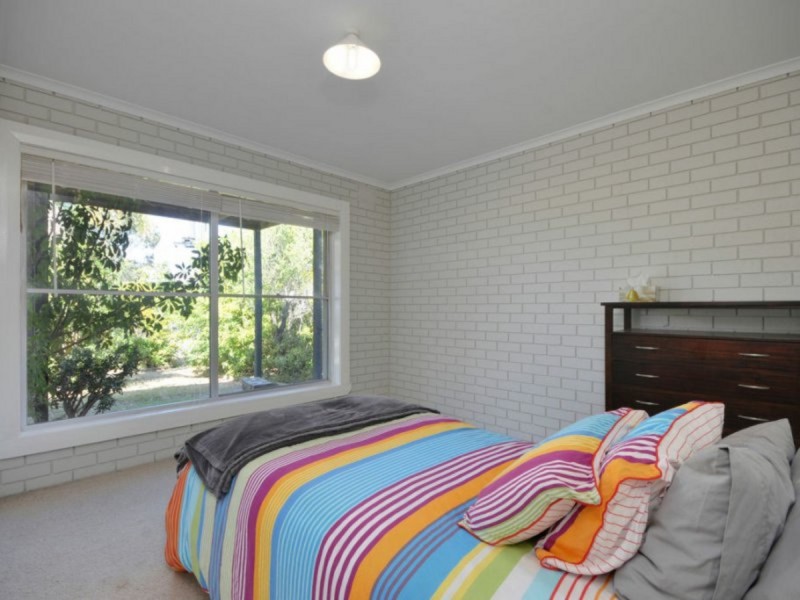 53 Ocean View Parade, Lakes Entrance VIC 3909