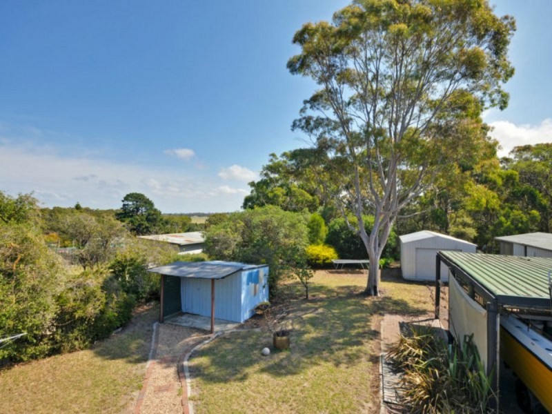 53 Ocean View Parade, Lakes Entrance VIC 3909