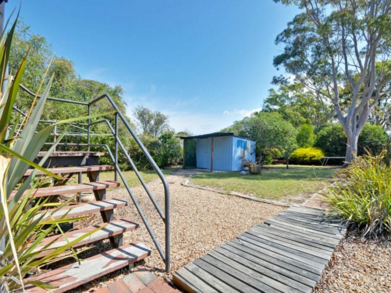 53 Ocean View Parade, Lakes Entrance VIC 3909