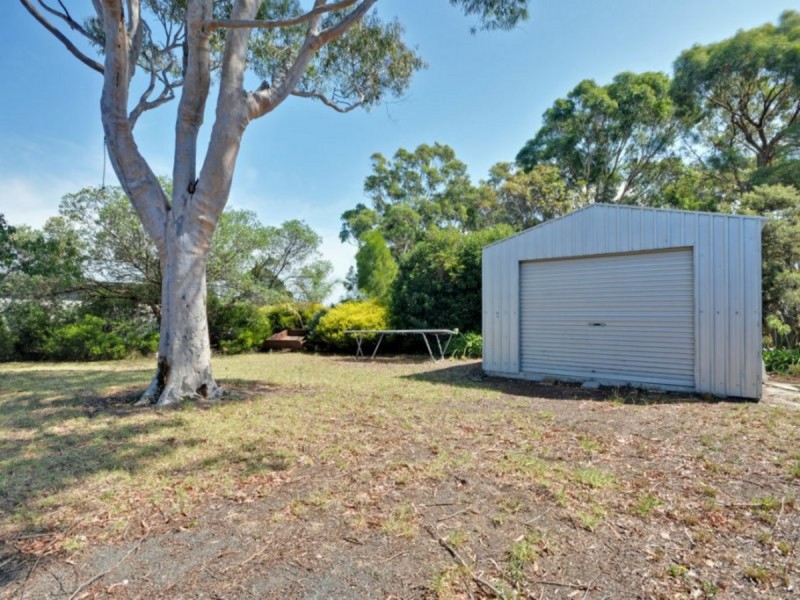 53 Ocean View Parade, Lakes Entrance VIC 3909