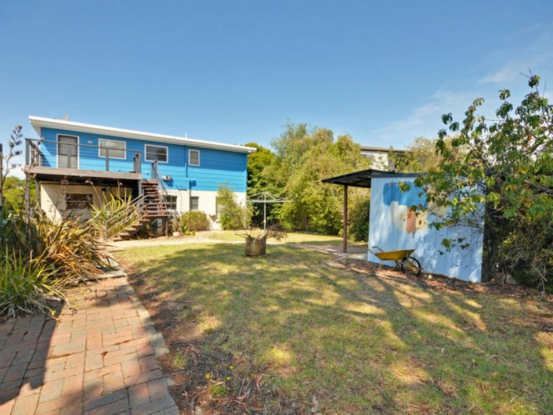 53 Ocean View Parade, Lakes Entrance VIC 3909