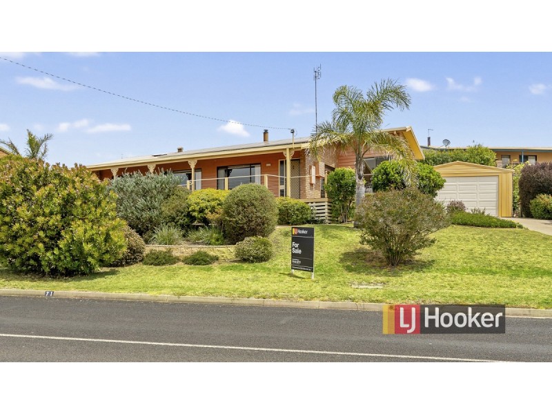 71 Lakeside Drive, Lake Tyers Beach VIC 3909