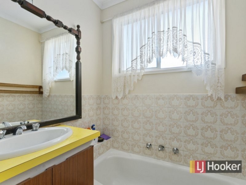 13 Lyrebird Court, Lakes Entrance VIC 3909