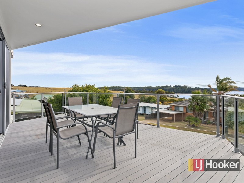 28 Outlook Drive, Lake Tyers Beach VIC 3909