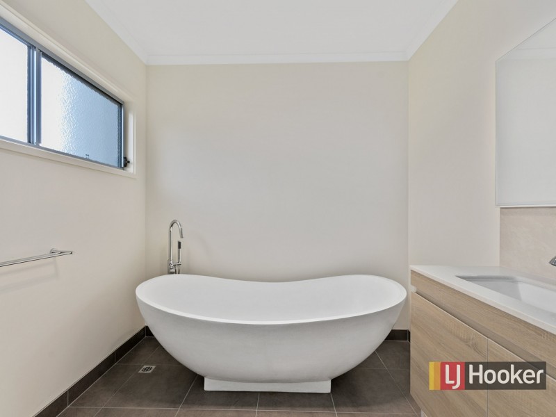 28 Outlook Drive, Lake Tyers Beach VIC 3909