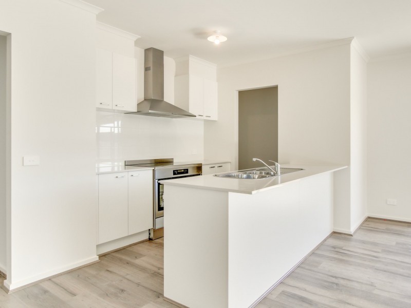 11 Ewing Court, Lakes Entrance VIC 3909