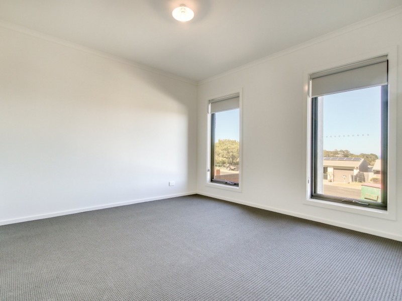 11 Ewing Court, Lakes Entrance VIC 3909